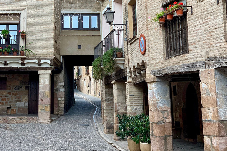 casco historico alquezar